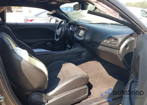 2018 Dodge Challenger 392 Hemi Scat Pack Shaker z USA, uszkodzony, nr VIN 2C3CDZFJ8JH331190